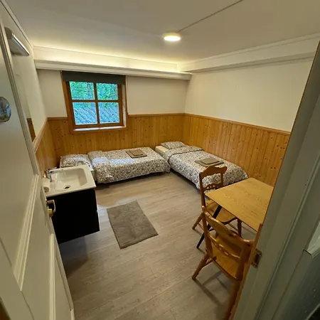 Svanetangen Ferie Og Fritid Hostel *