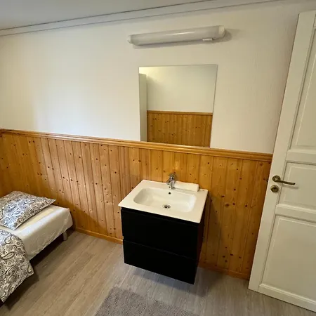 بيت شباب Svanetangen Ferie Og Fritid